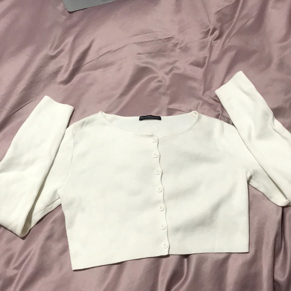 Brandy Melville Sweaters - Brandy Melville ATHELIA KNIT TOP